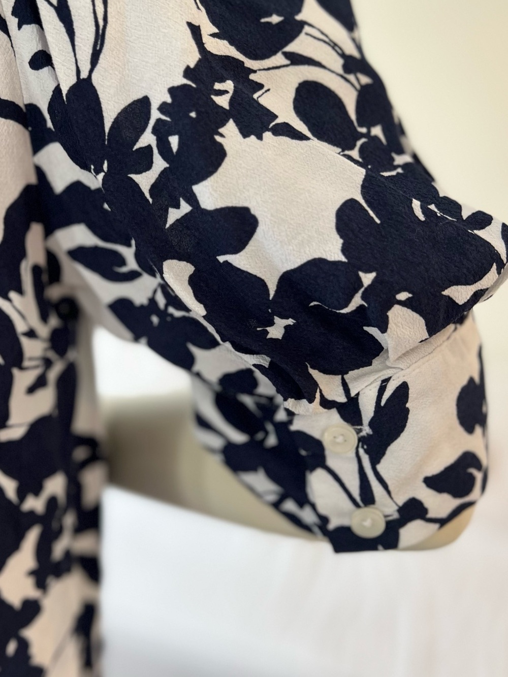 LOFT Navy and White Floral Peasant Blouse Lightweight - Picture 4 of 8